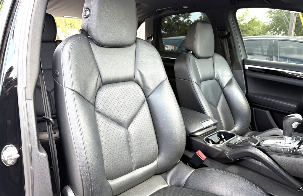 2012 Porsche Cayenne - $10,999