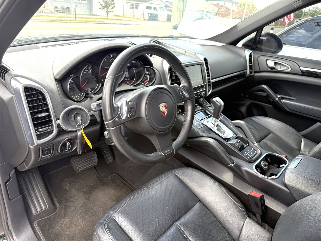 2012 Porsche Cayenne - $10,999