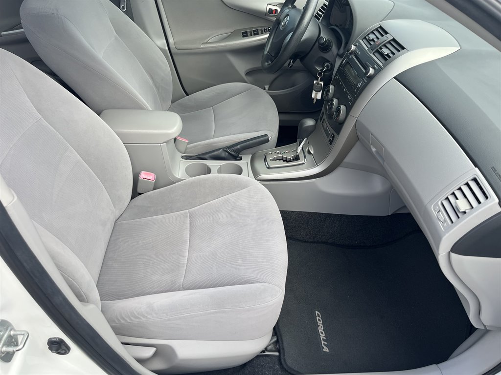 2011 Toyota Corolla photo