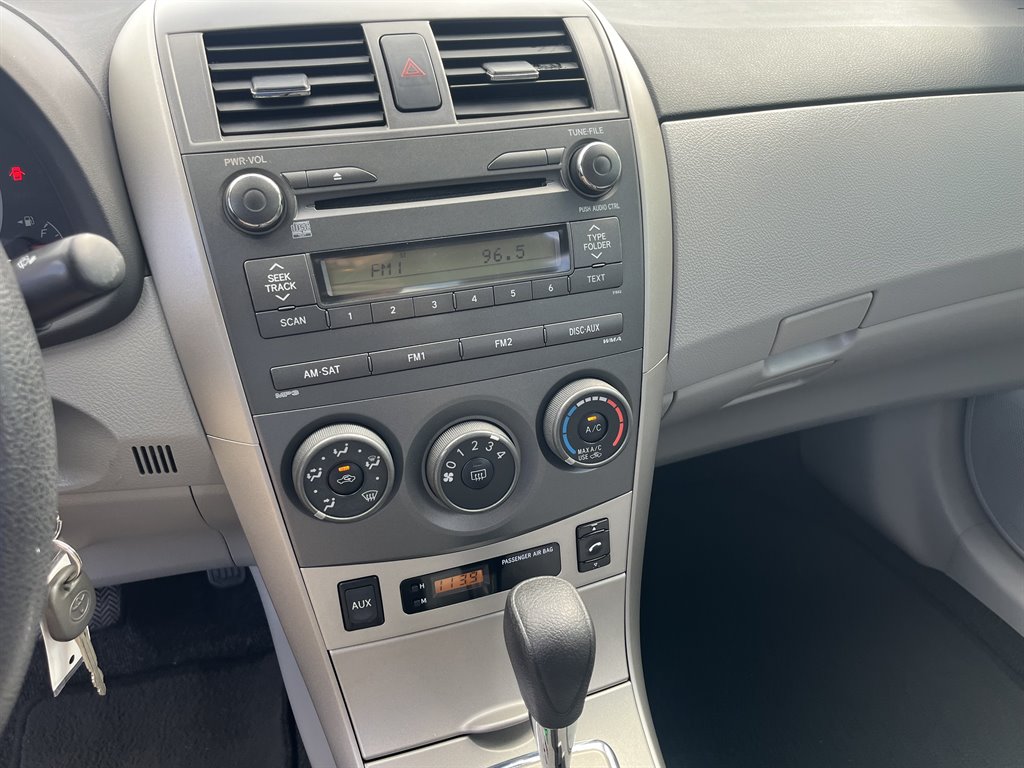 2011 Toyota Corolla photo