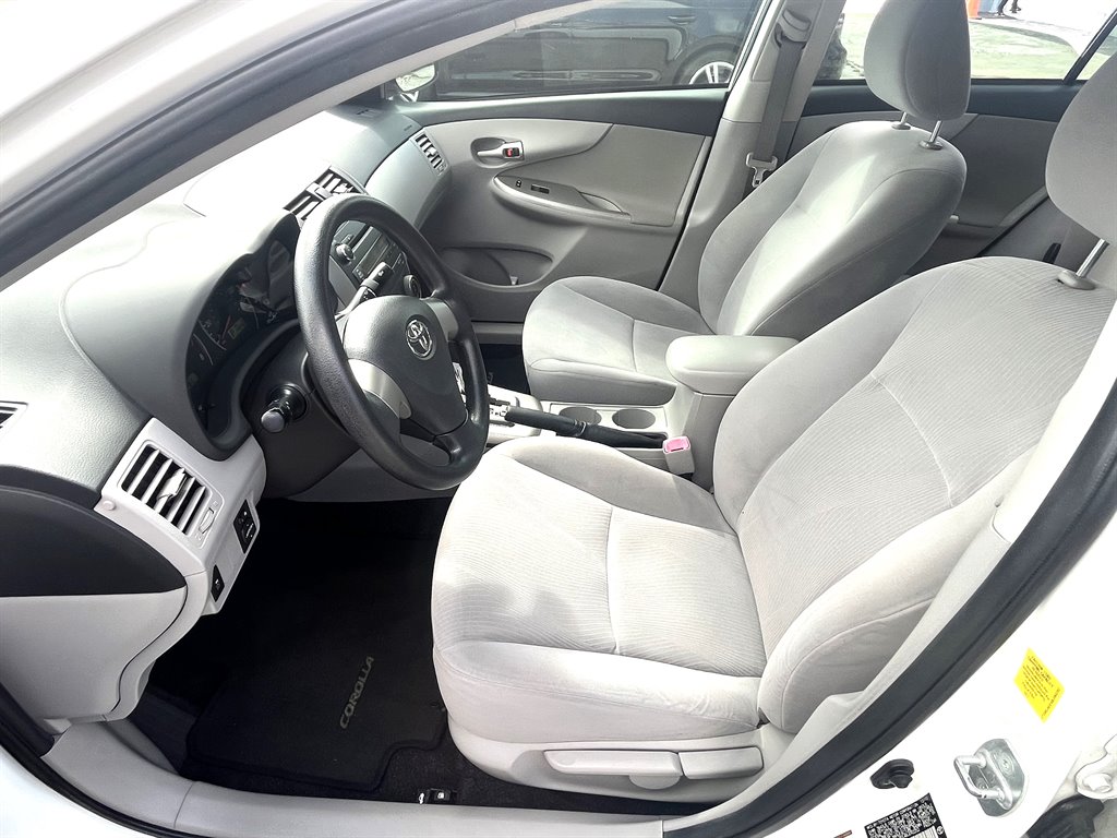 2011 Toyota Corolla photo