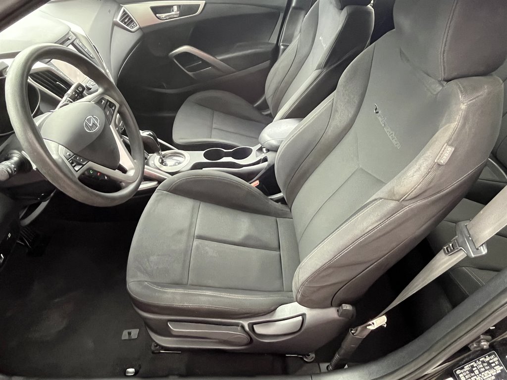 2016 Hyundai Veloster Coupe photo