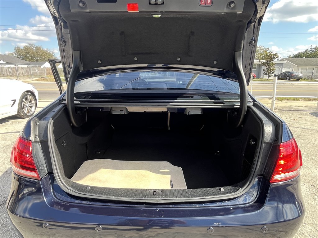 2014 Mercedes-Benz E-Class E350 4MATIC Sport photo