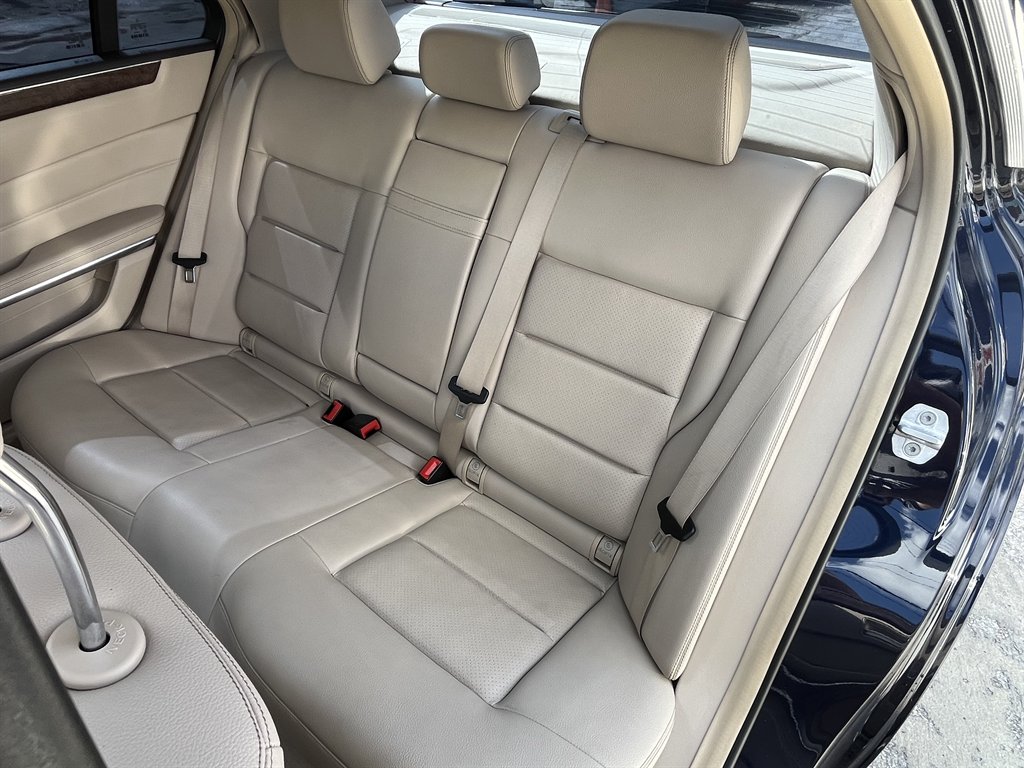 2014 Mercedes-Benz E-Class E350 4MATIC Sport photo