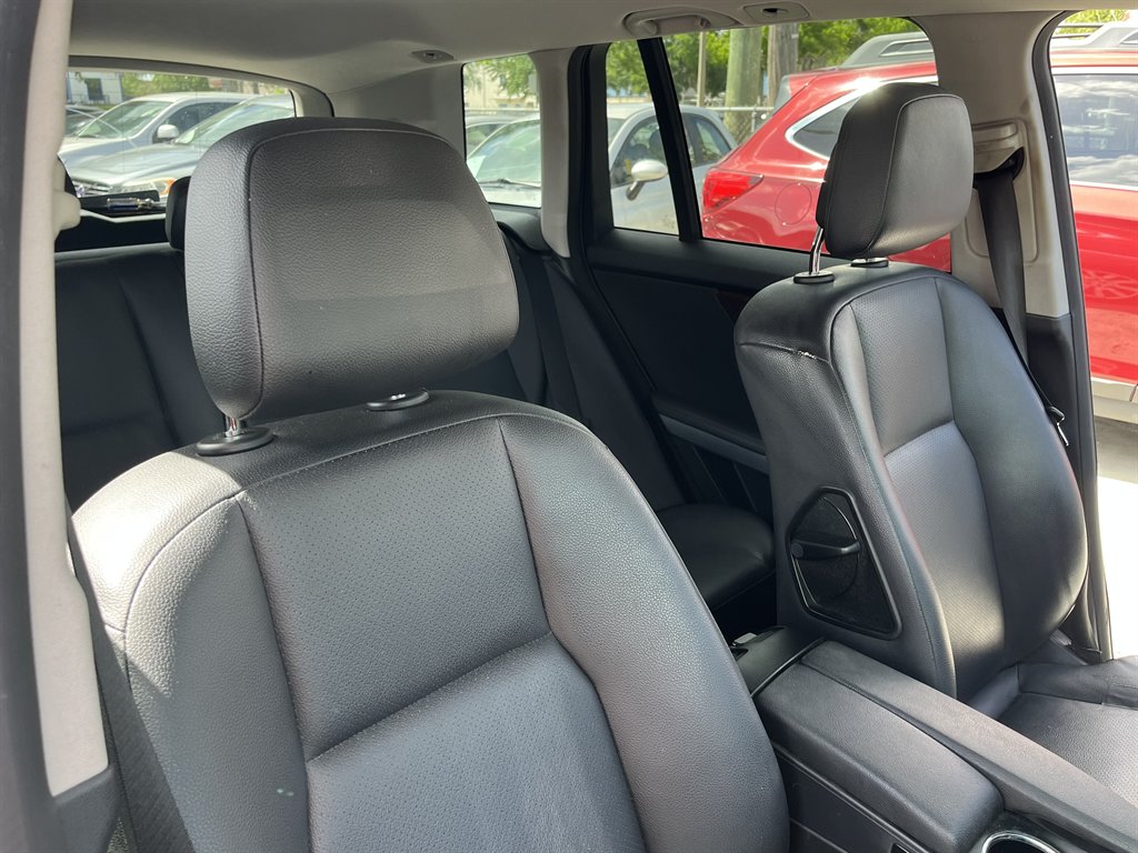 2010 Mercedes-Benz GLK-Class GLK350 photo
