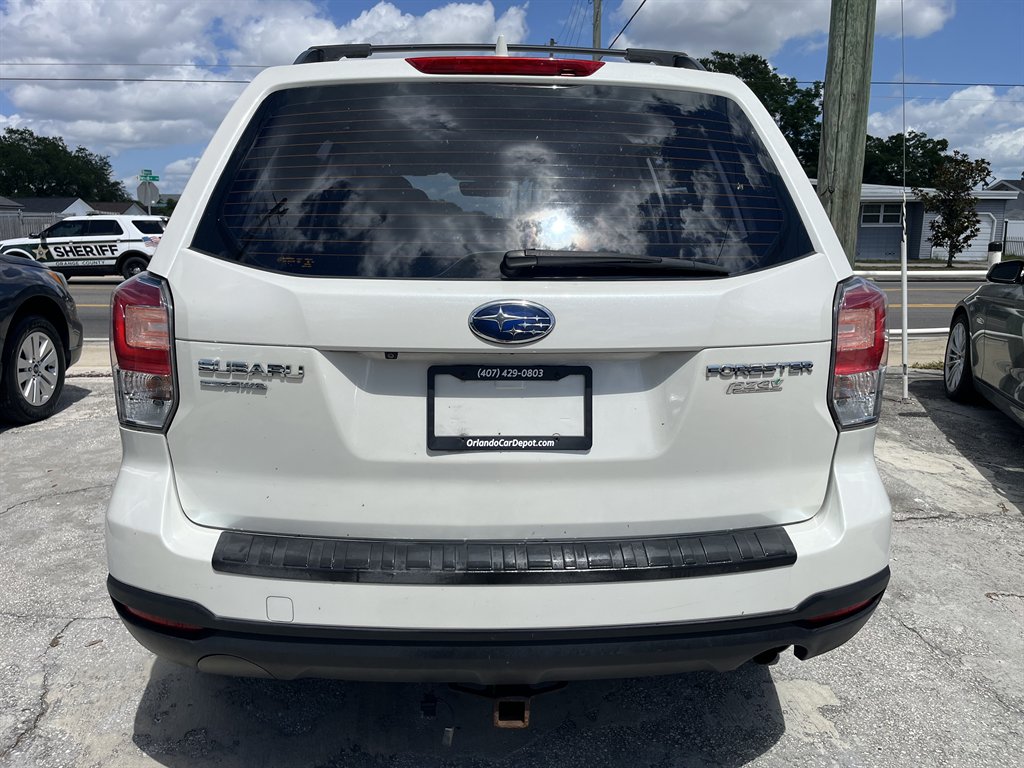 2017 Subaru Forester 2.5i photo