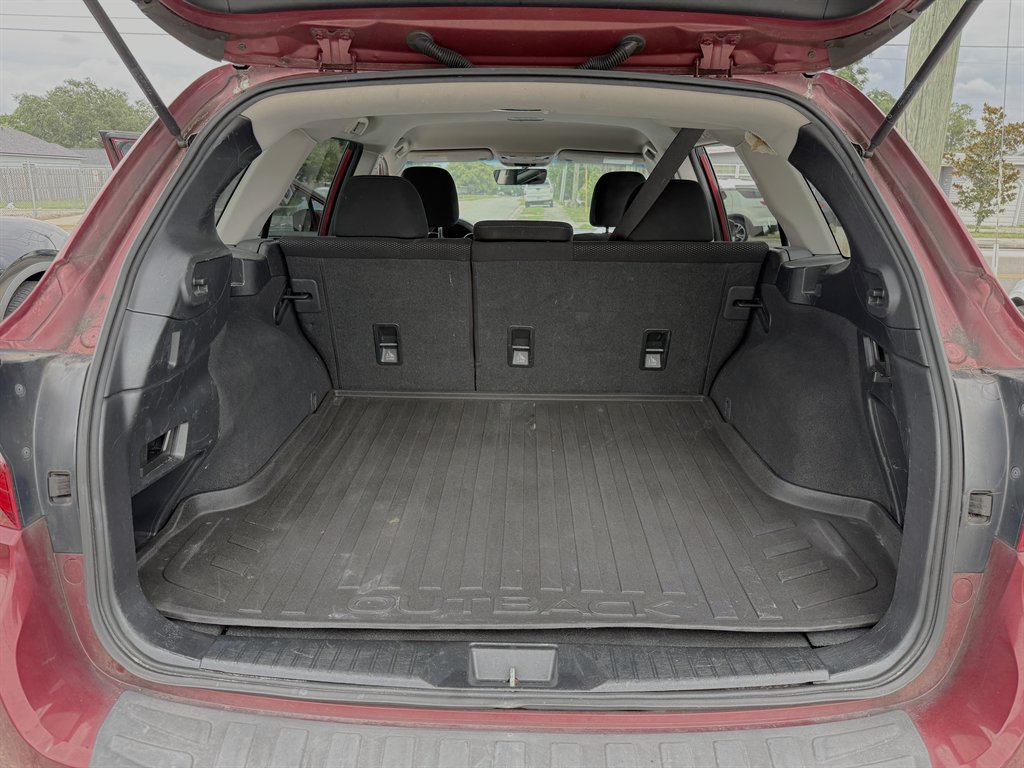 2017 Subaru Outback - $6,599