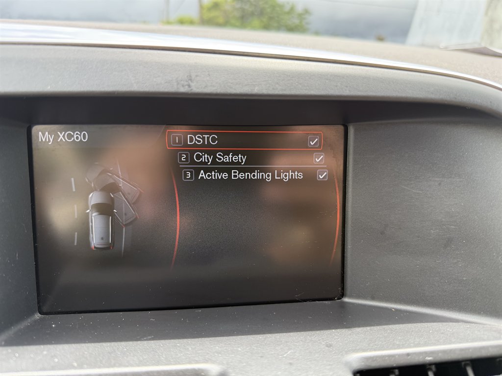 2013 Volvo XC60 - $9,399