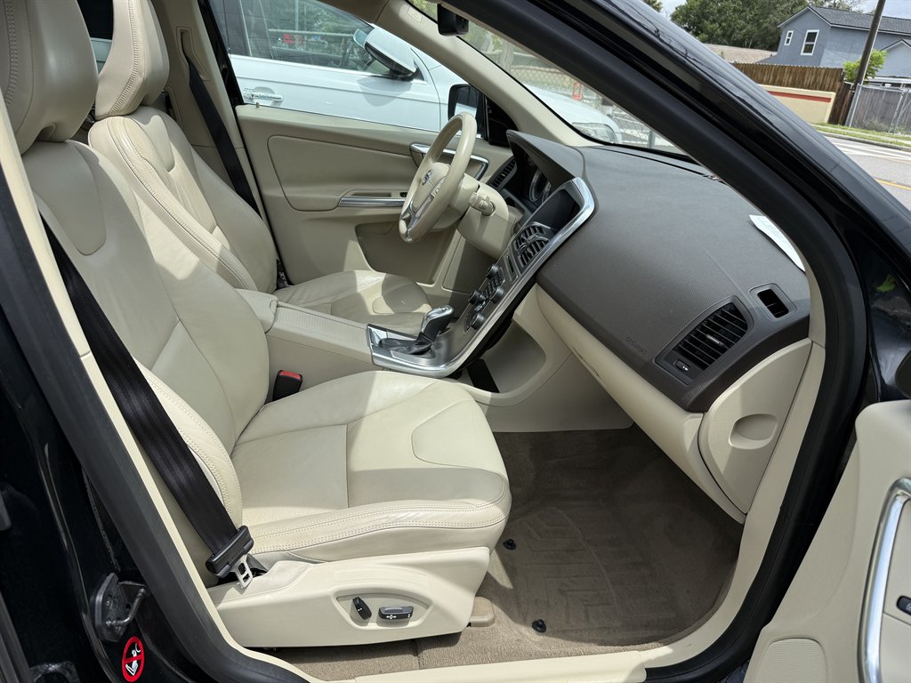 2013 Volvo XC60 - $9,399