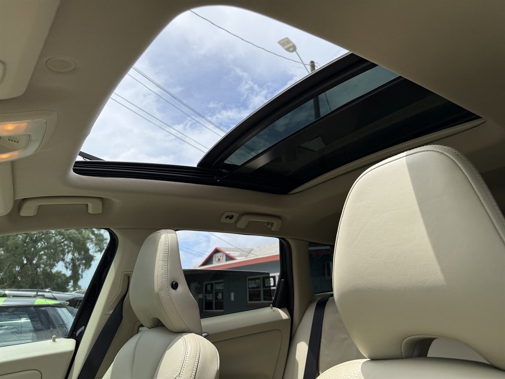 2013 Volvo XC60 - $9,399