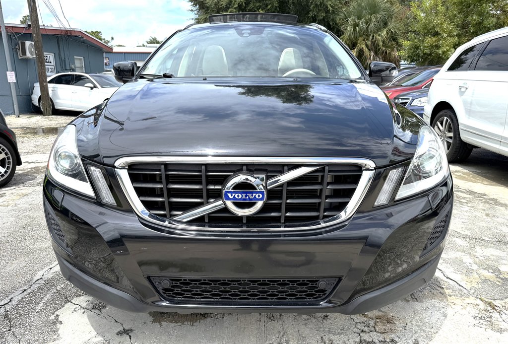 2013 Volvo XC60 - $9,399