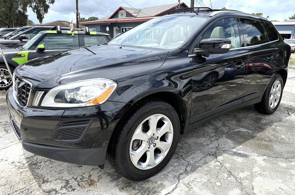2013 Volvo XC60 - $9,399