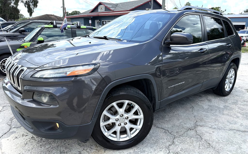 2018 Jeep Cherokee - $8,599
