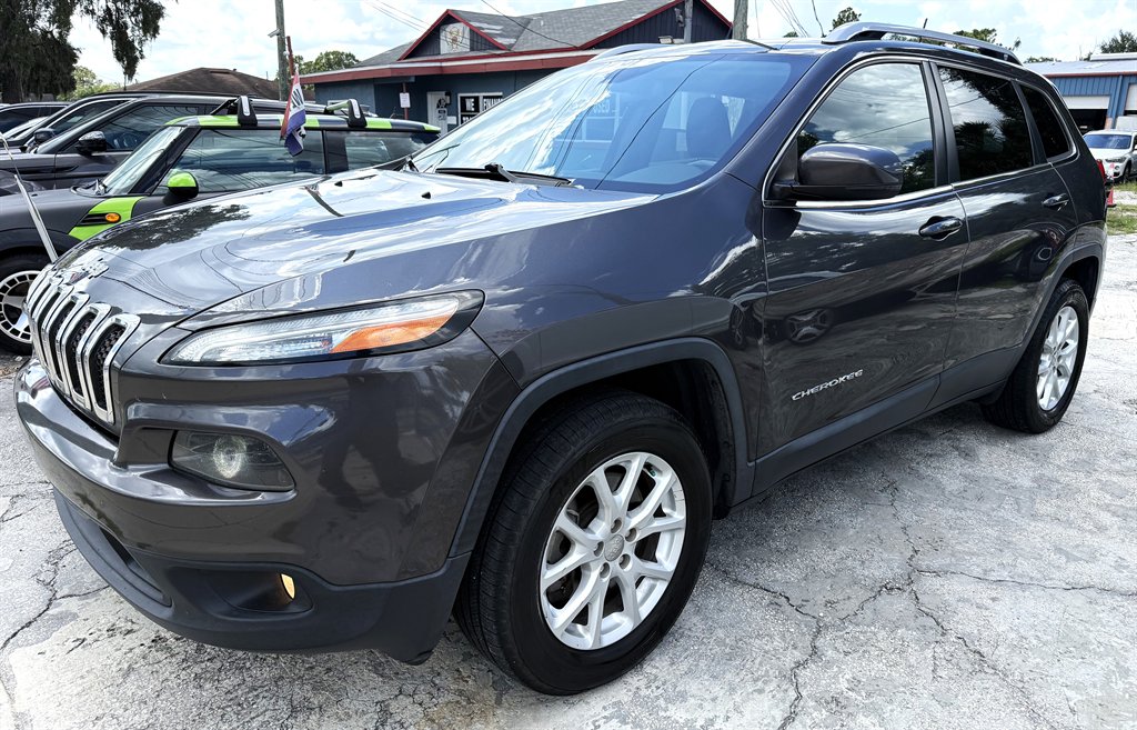 2018 Jeep Cherokee - $8,599