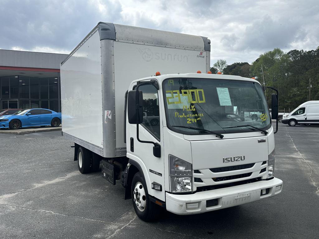 2019 Isuzu Diesel Box Truck  photo