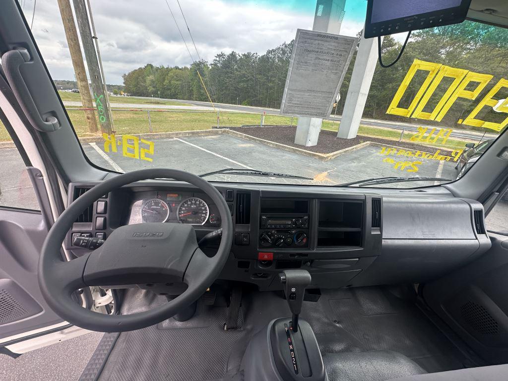 2019 Isuzu Diesel Box Truck  photo