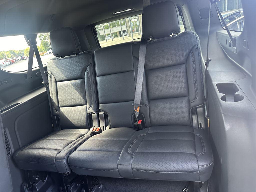 2022 Chevrolet Suburban 1500 LS photo