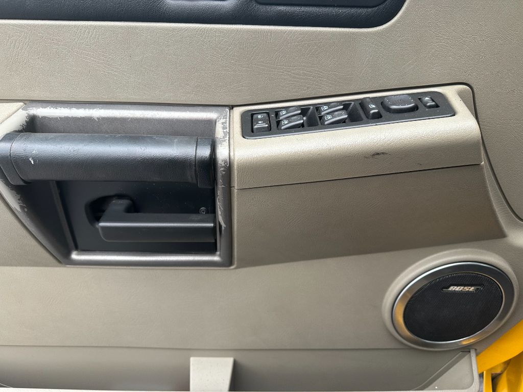 2003 HUMMER H2 photo