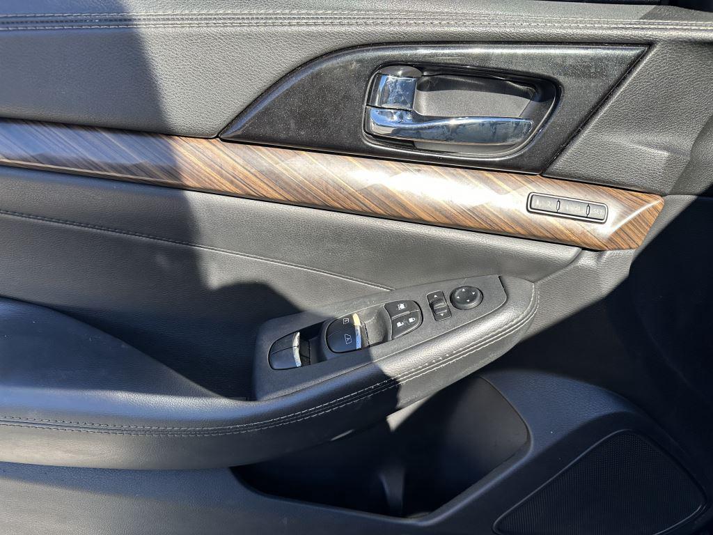 2016 Nissan Maxima PLATINIUM photo