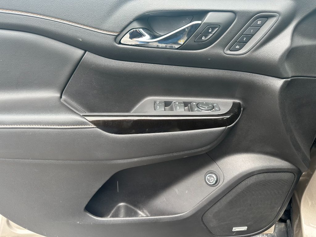 2022 GMC Acadia AT4 photo