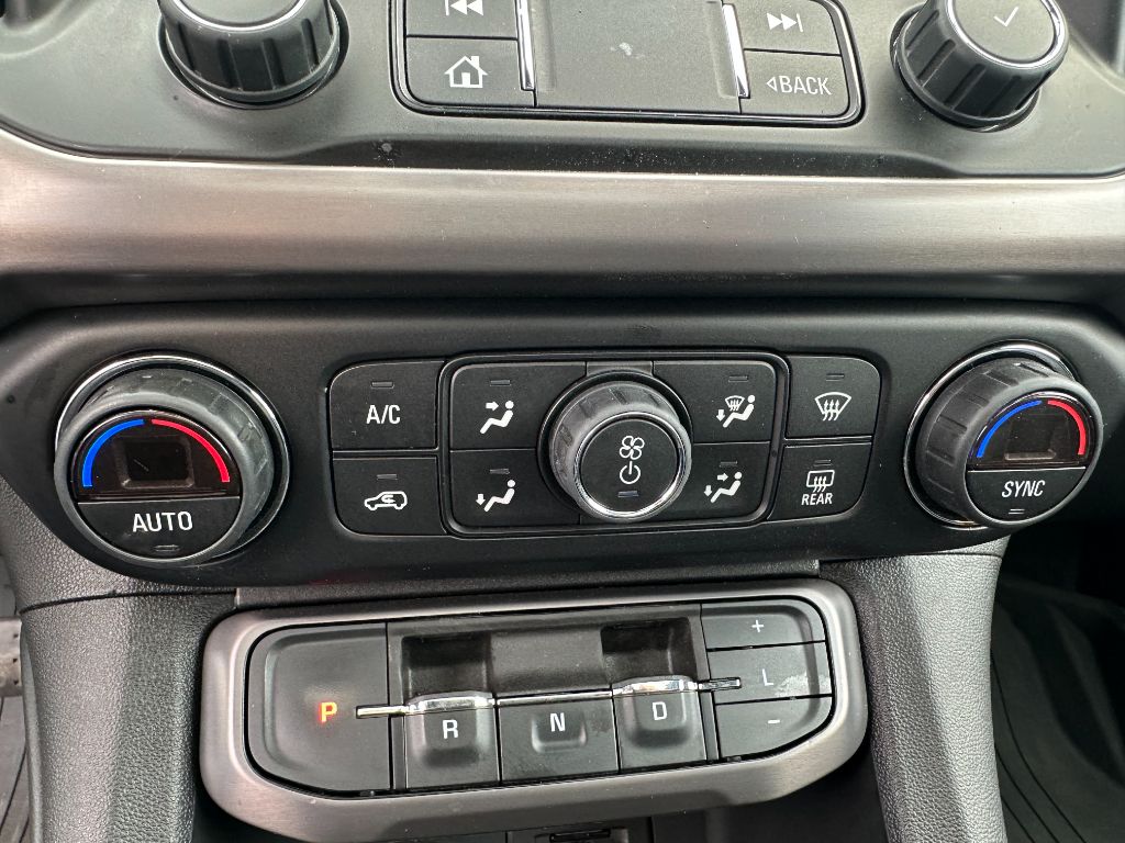 2022 GMC Acadia AT4 photo