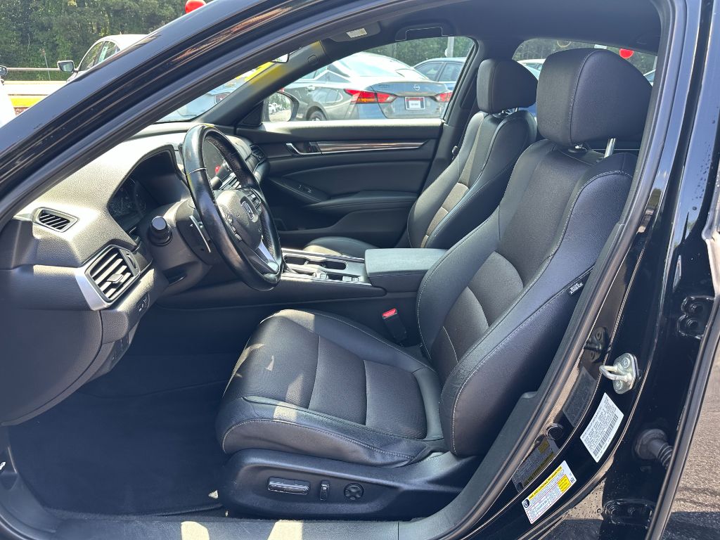 2020 Honda Accord SPORT photo
