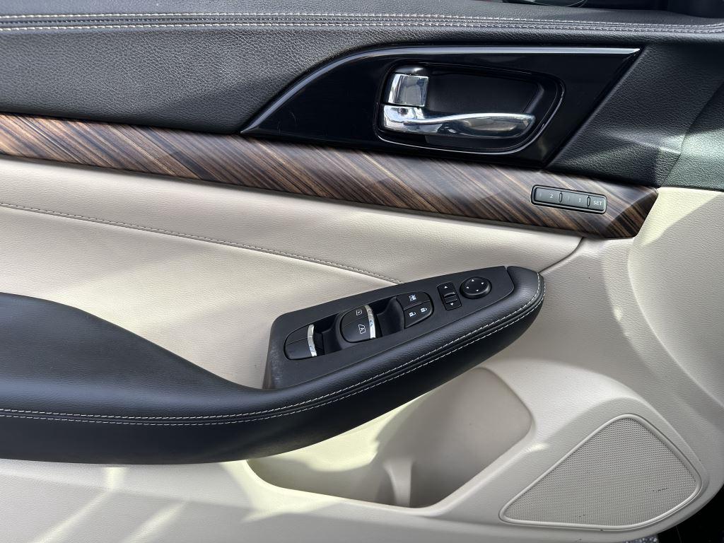 2015 Dodge Grand Caravan SXT photo