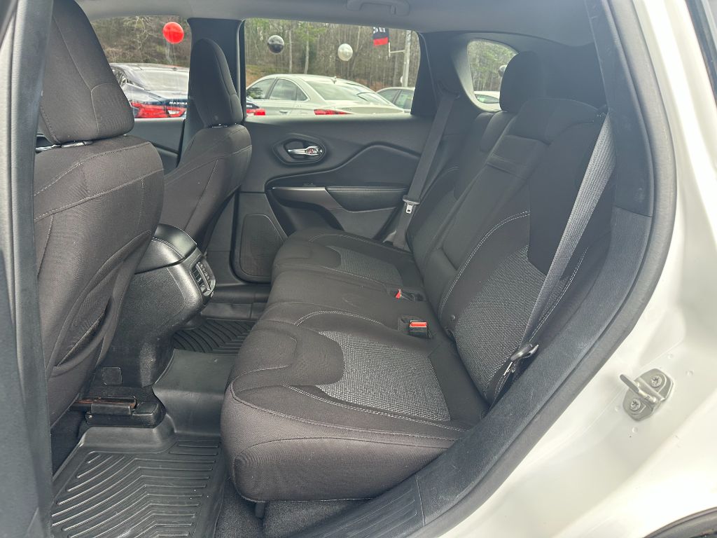 2019 Jeep Cherokee LATITUDE photo