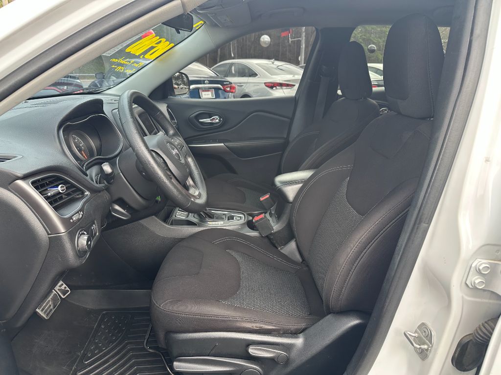 2019 Jeep Cherokee LATITUDE photo