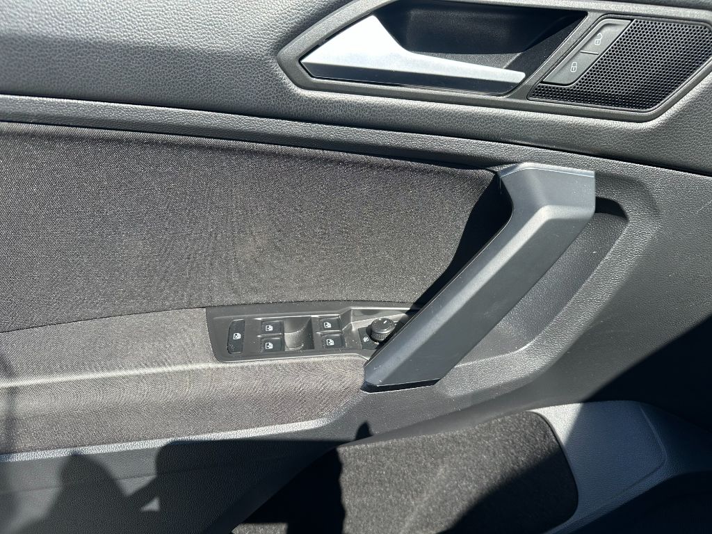 2019 Volkswagen Tiguan S photo