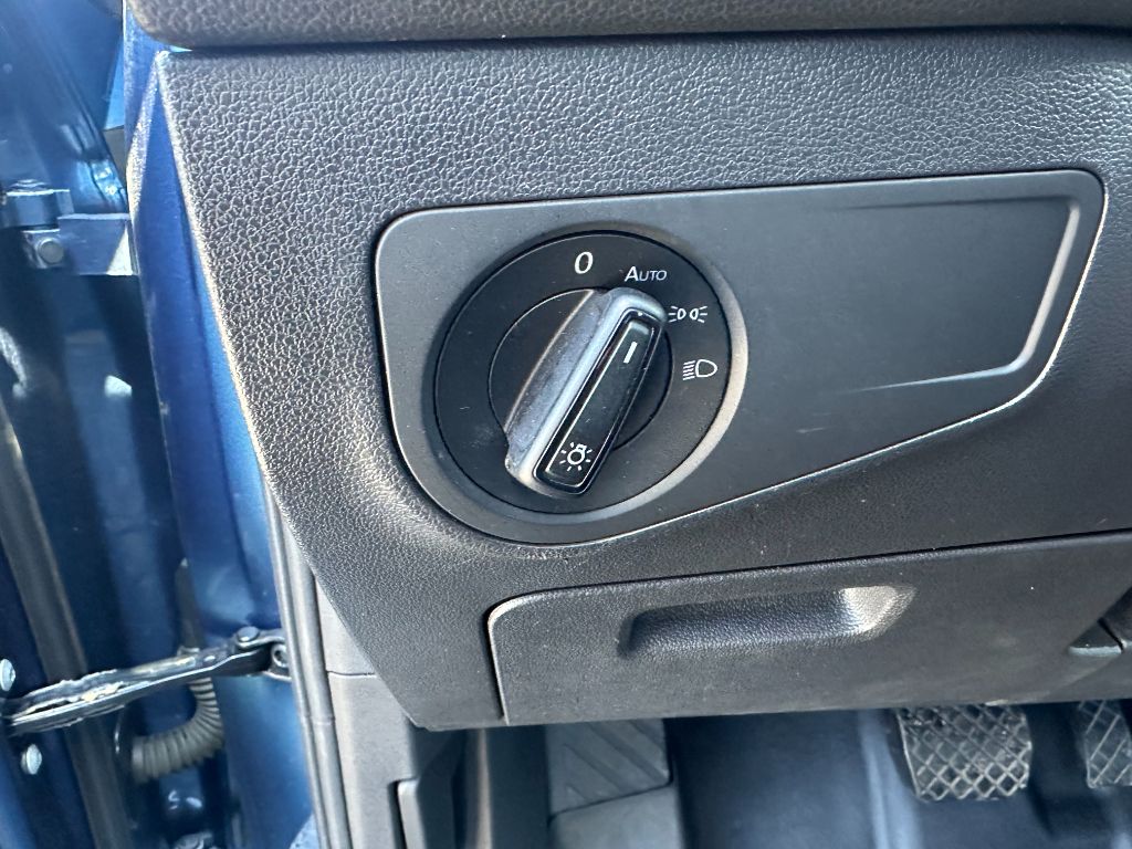 2019 Volkswagen Tiguan S photo