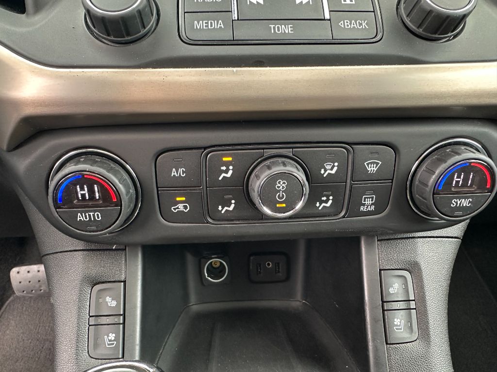 2017 GMC Acadia DENALI photo
