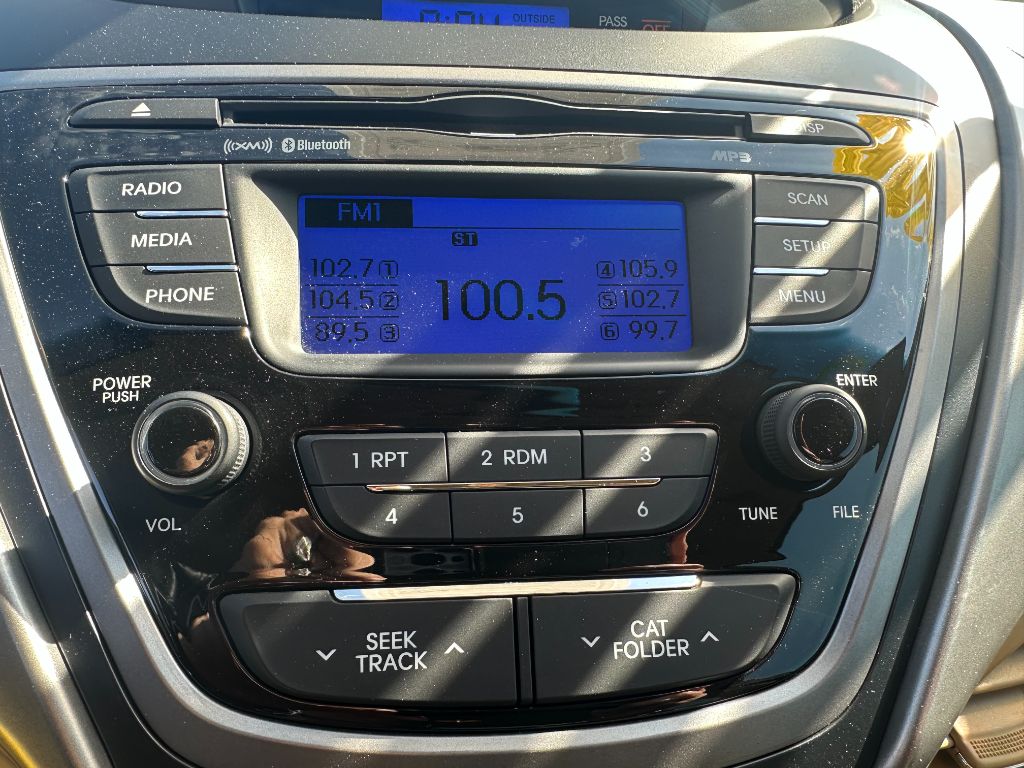 2013 Hyundai Elantra GLS photo