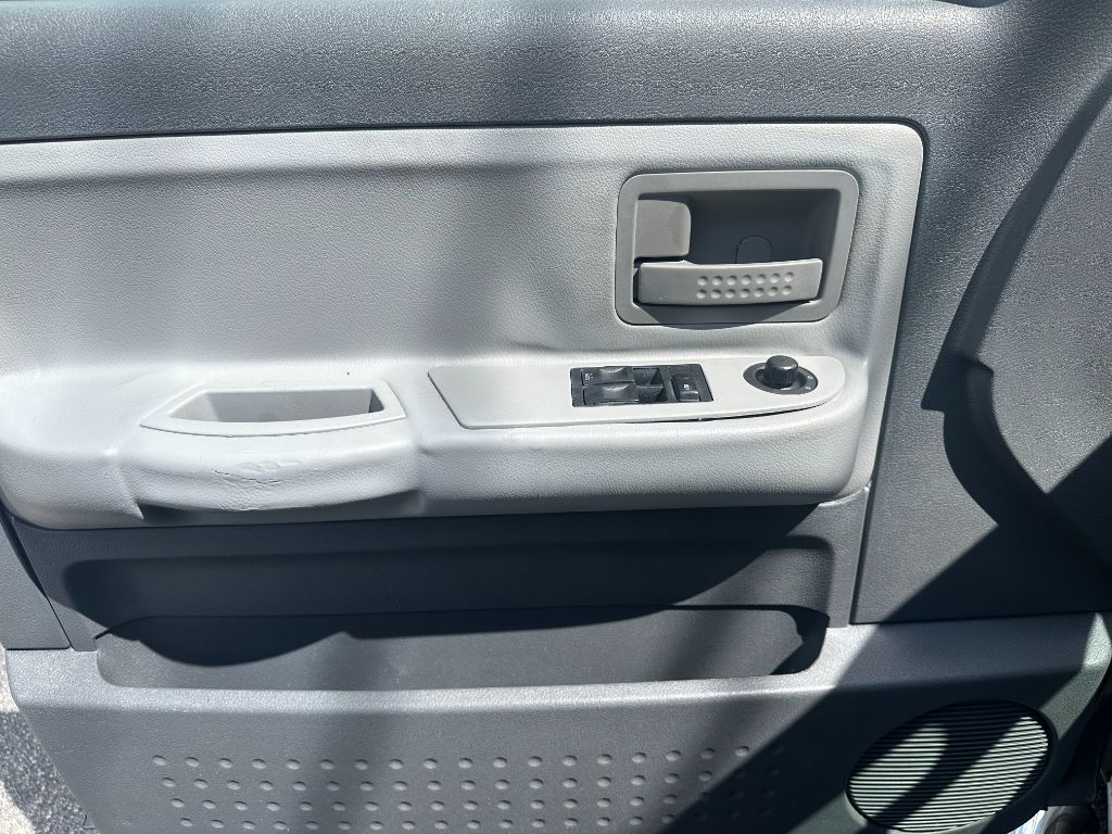 2005 Dodge Dakota Laramie photo