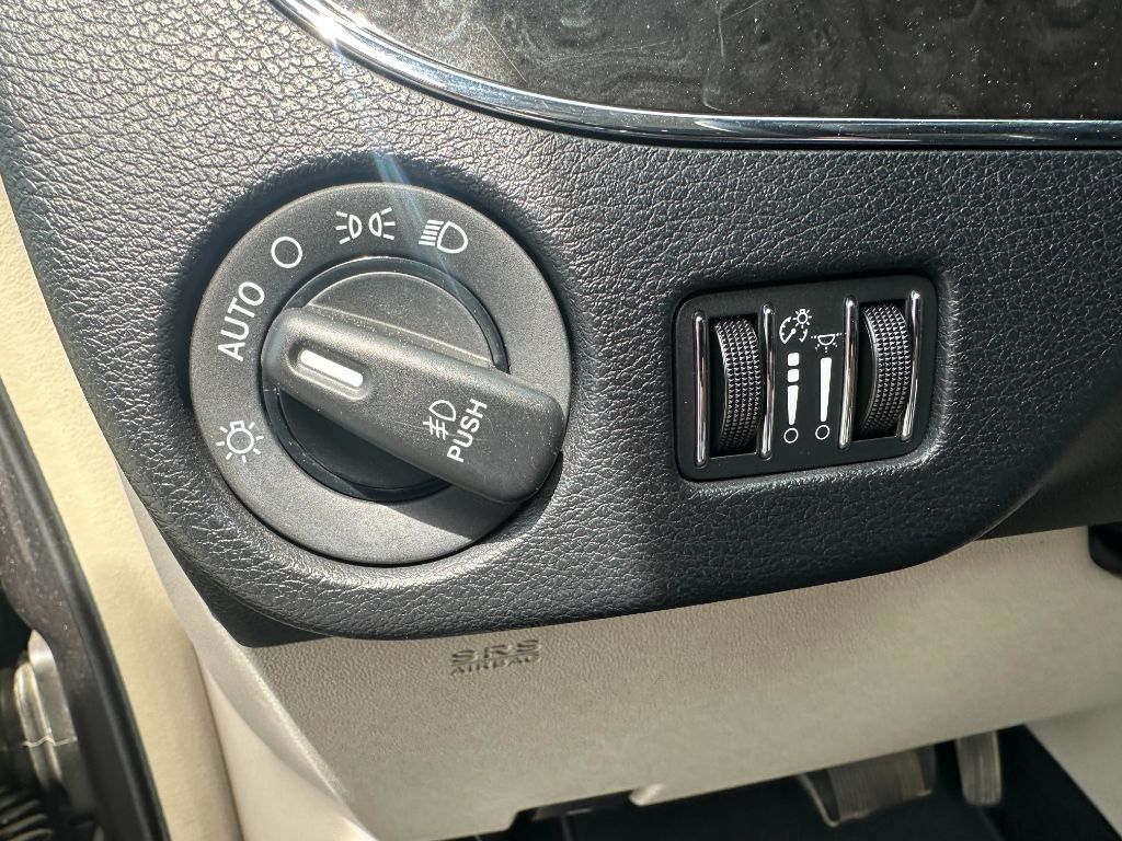 2016 Chrysler Town & Country Touring photo