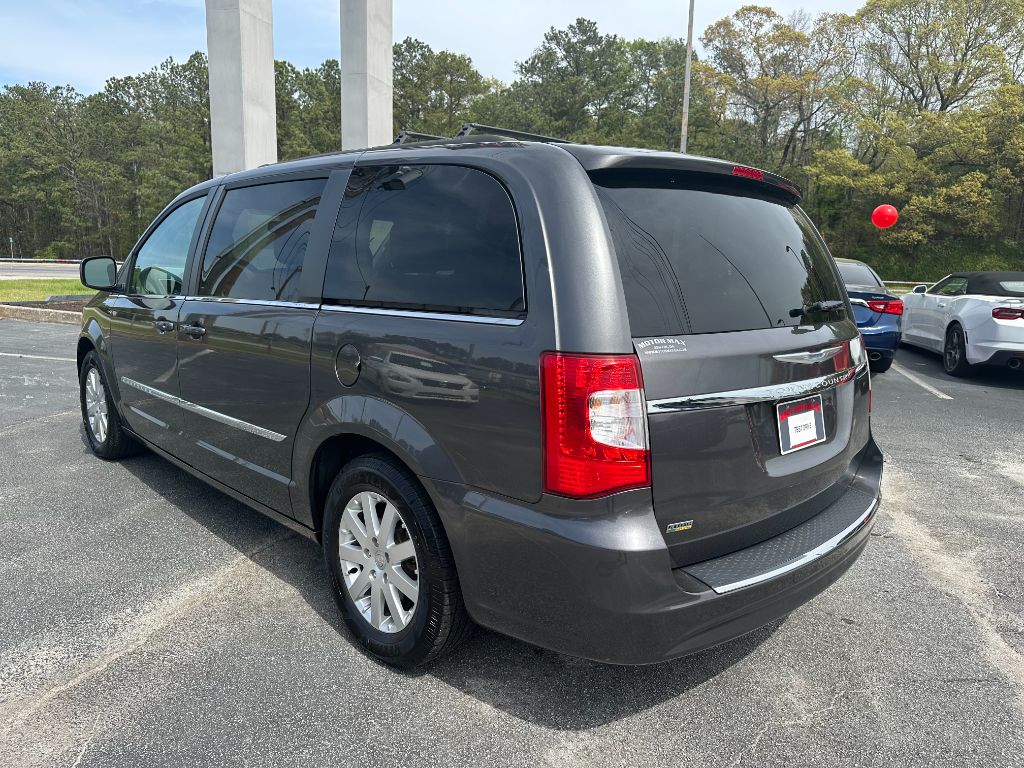 2016 Chrysler Town & Country Touring photo