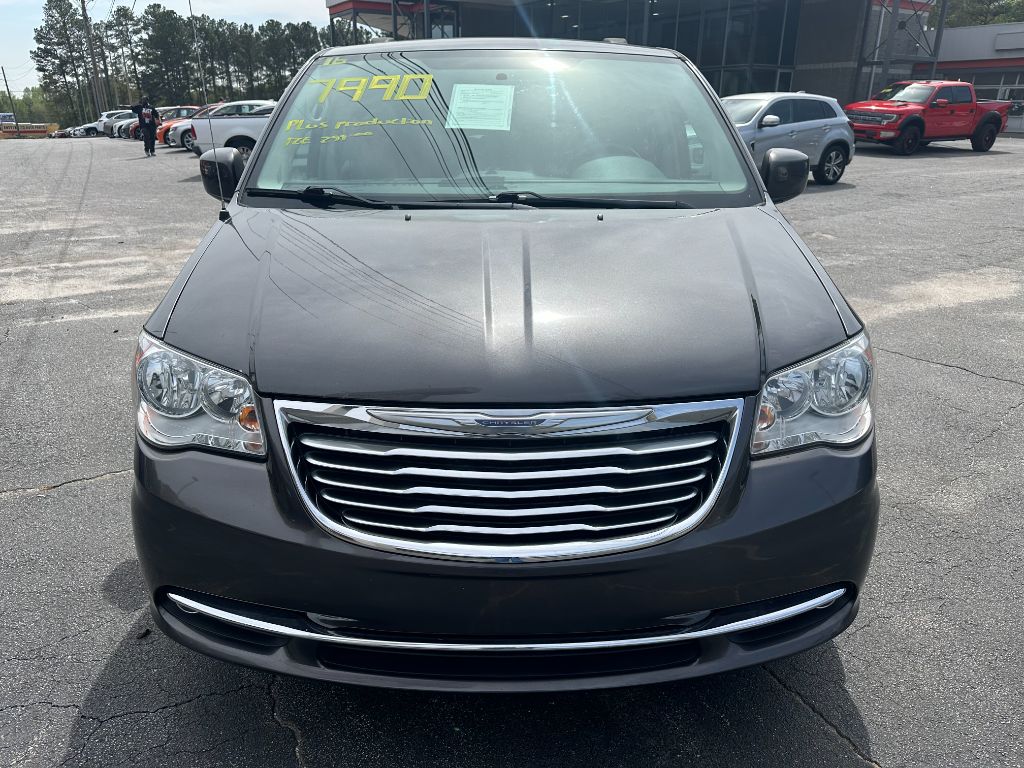 2016 Chrysler Town & Country Touring photo