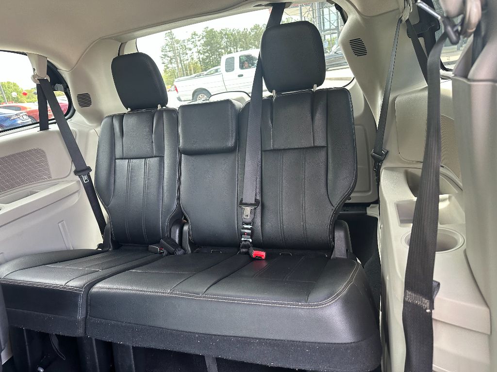 2016 Chrysler Town & Country Touring photo
