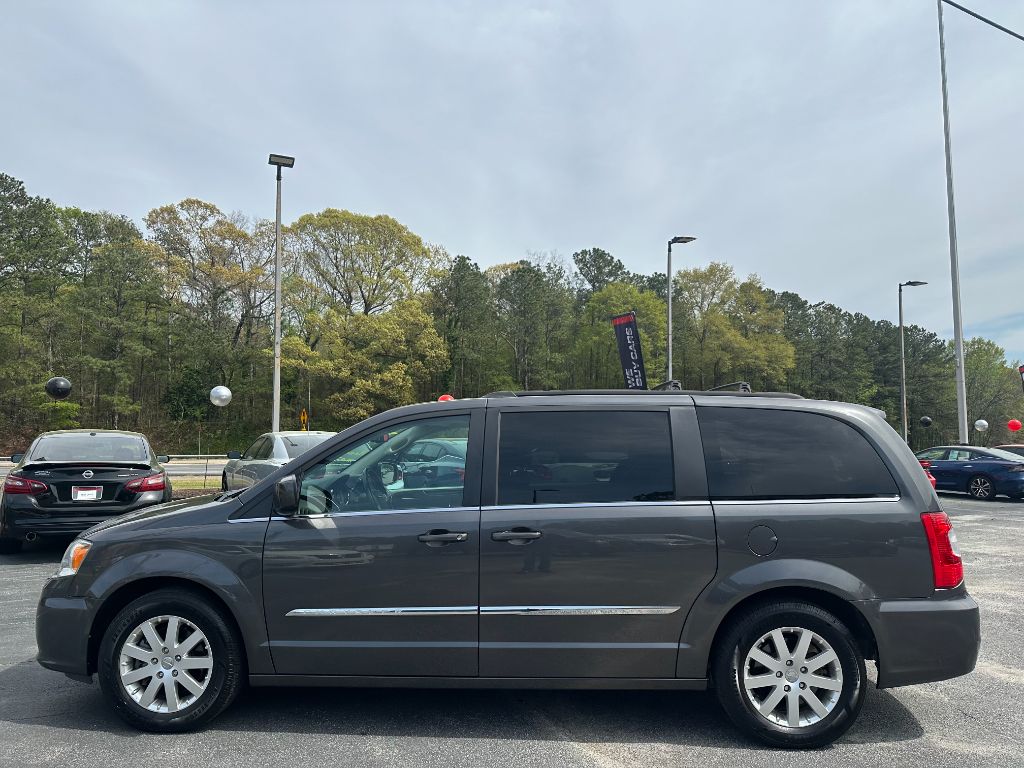 2016 Chrysler Town & Country Touring photo