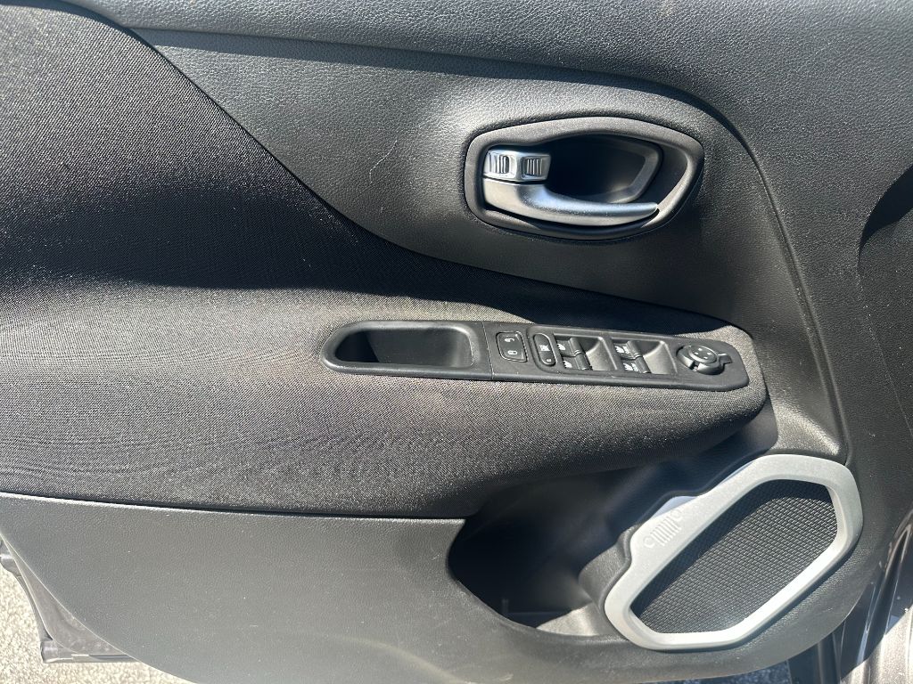 2018 Jeep Renegade LATITUDE photo