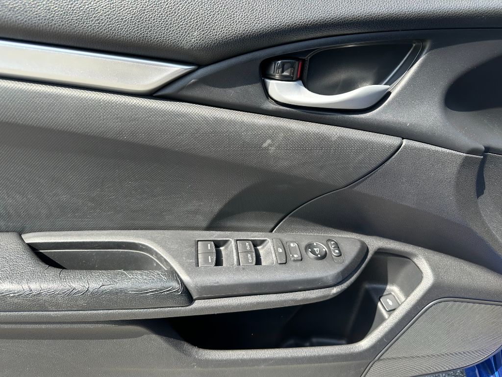 2019 Honda Civic SPORT photo