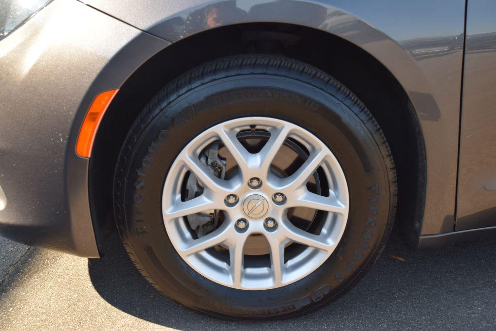2023 Chrysler Pacifica Hybrid Touring L photo 30