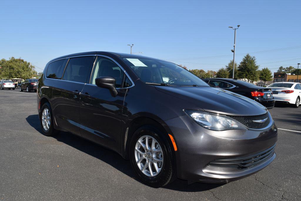 2023 Chrysler Pacifica Hybrid Touring L photo 16