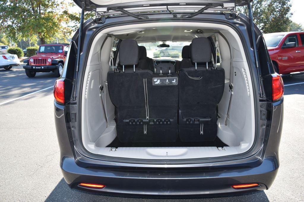 2023 Chrysler Pacifica Hybrid Touring L photo 21