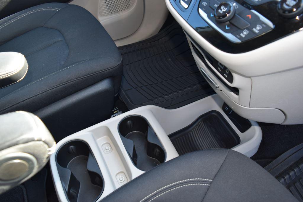 2023 Chrysler Pacifica Hybrid Touring L photo 26
