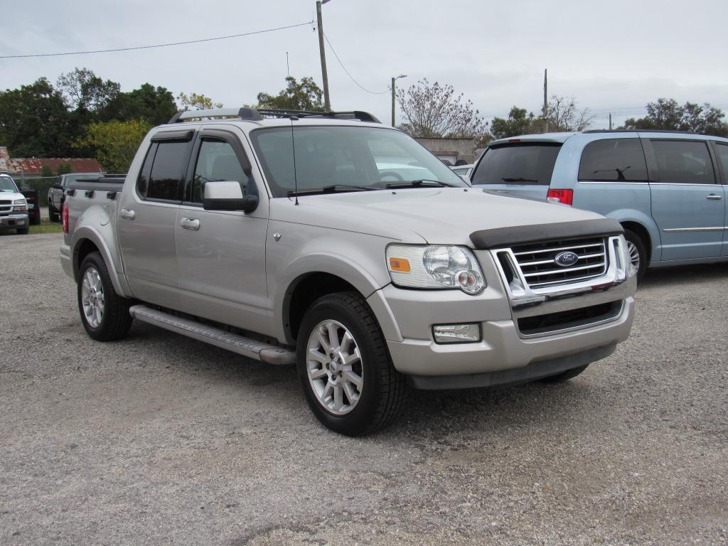 The 2007 Ford Explorer Sport Trac Limited photos