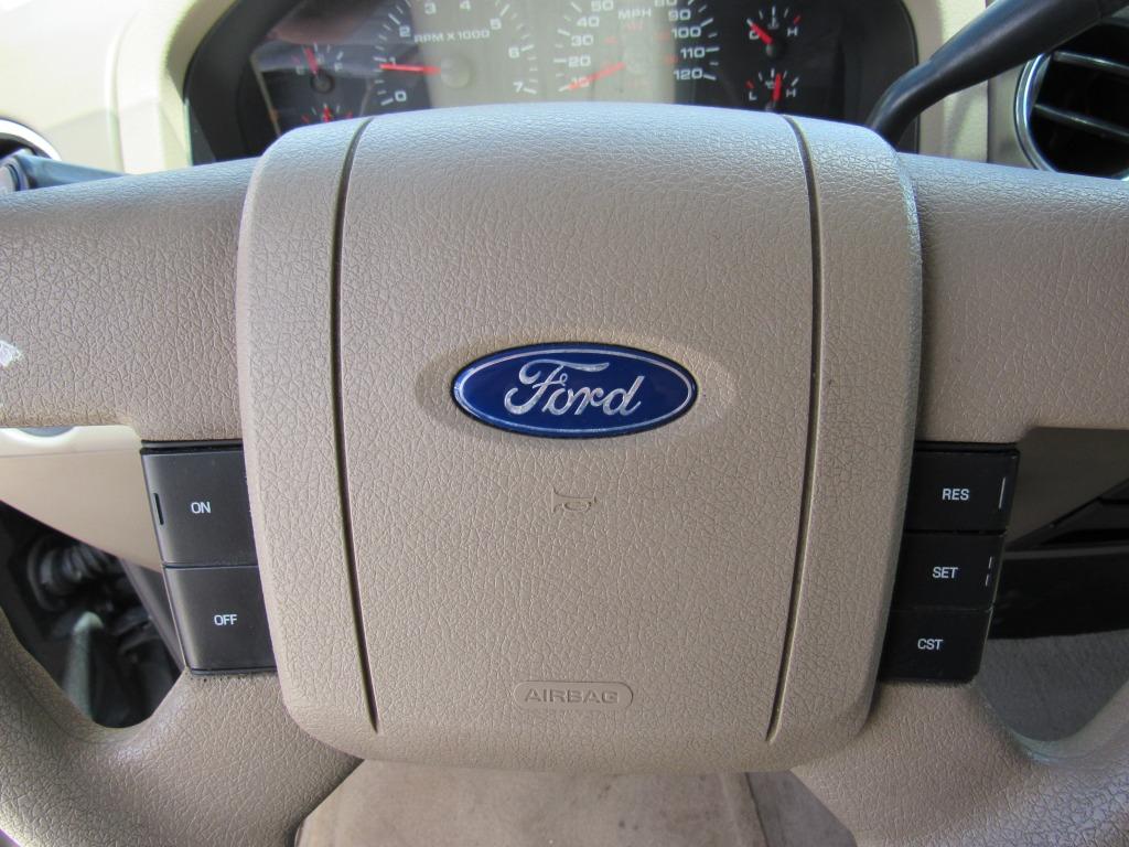 2005 Ford F-150 XL photo