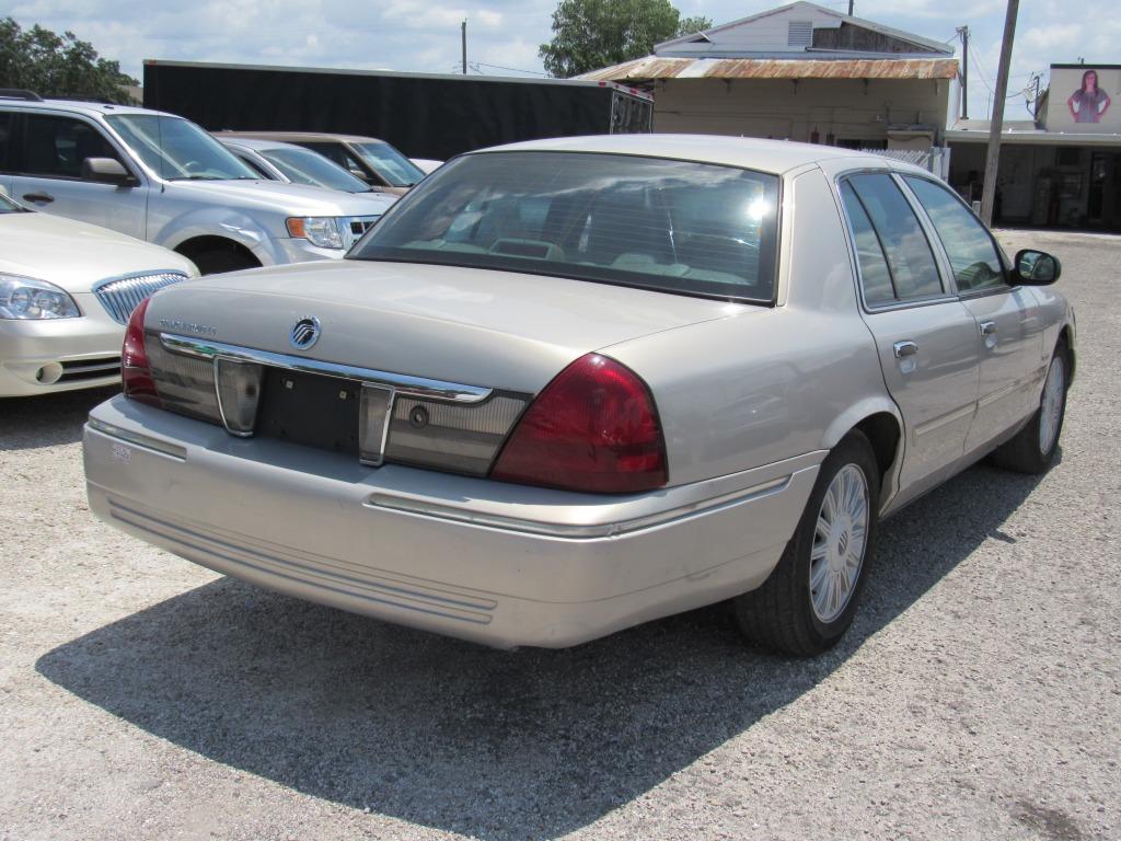 2010 Mercury Grand Marquis - $8,995