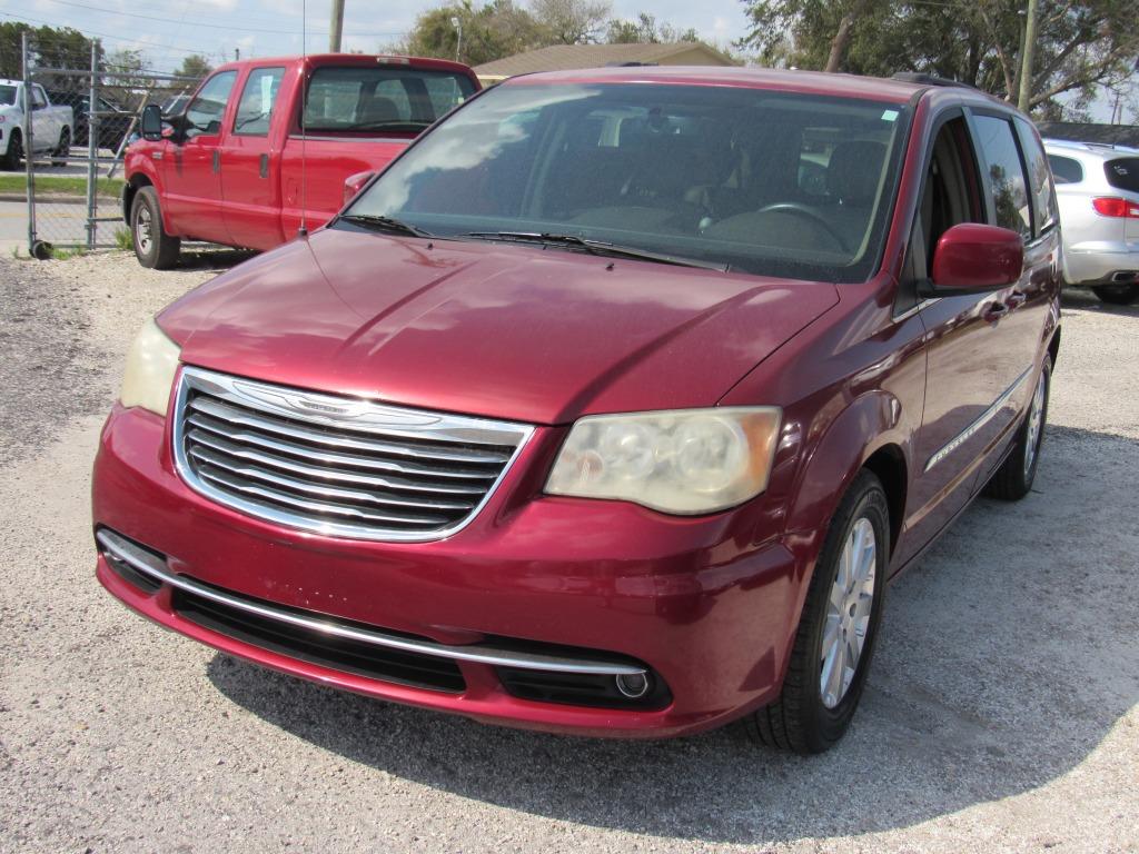 2013 Chrysler Town & Country Touring photo
