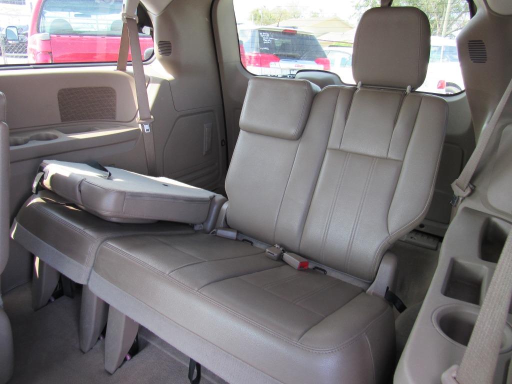 2013 Chrysler Town & Country Touring photo